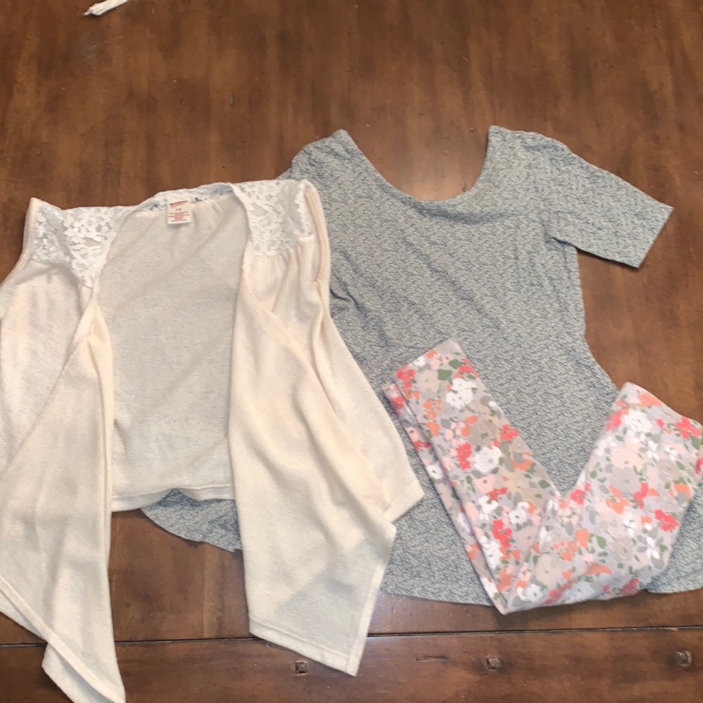 Little girls outfit size 6